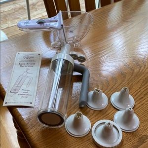 Pampered chef decorator, adjustable measuring cup